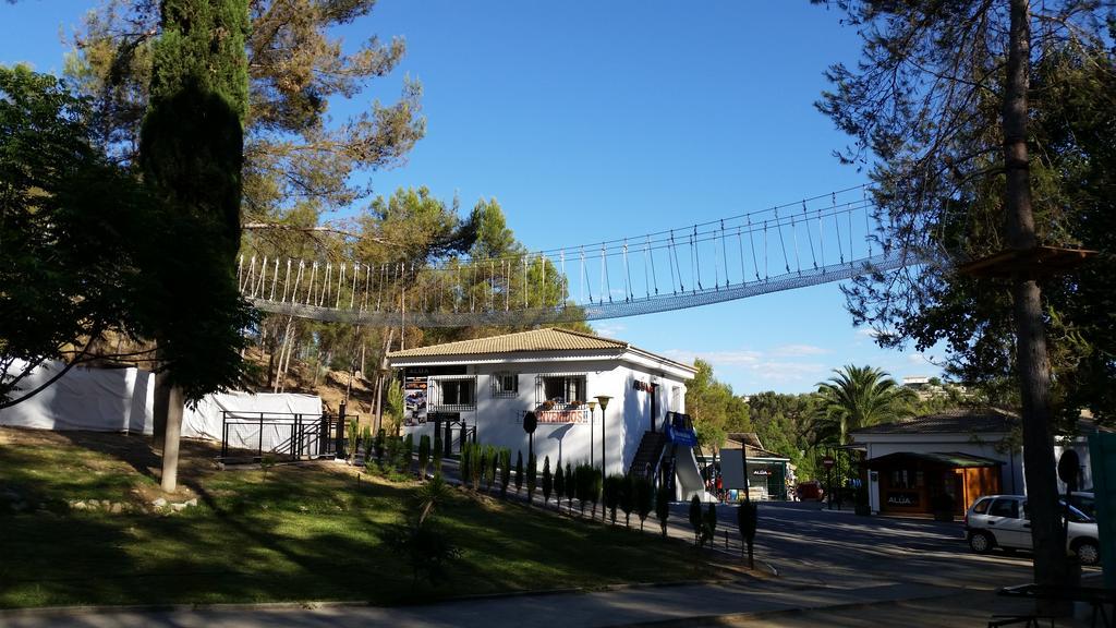 Centro De Ocio Alua Bungalows Camping Rafting Benameji * Benameji