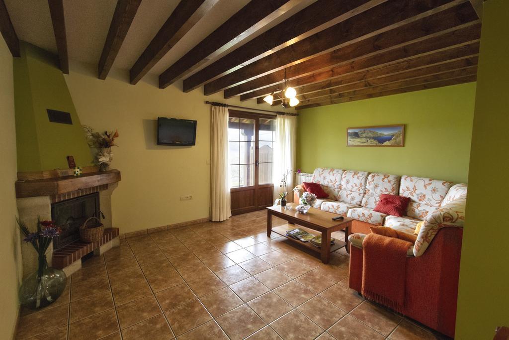 Casas Los Cantores * Beloncio