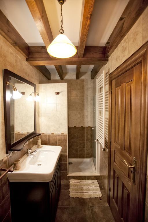 Casas Los Cantores * Beloncio