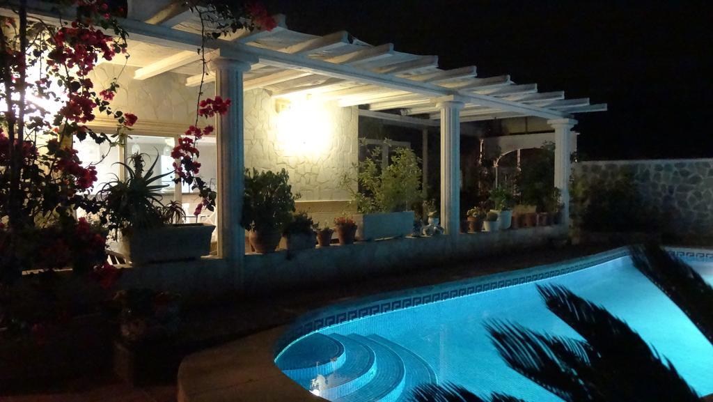 Residencial La Paloma Pensión 3*
