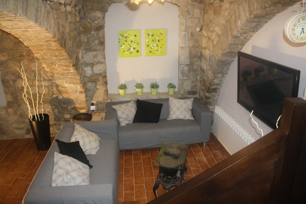 Cal Arxe * Besalu