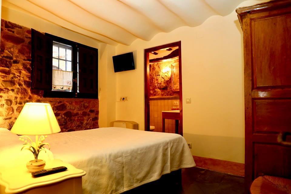 Hotel Pedrolas