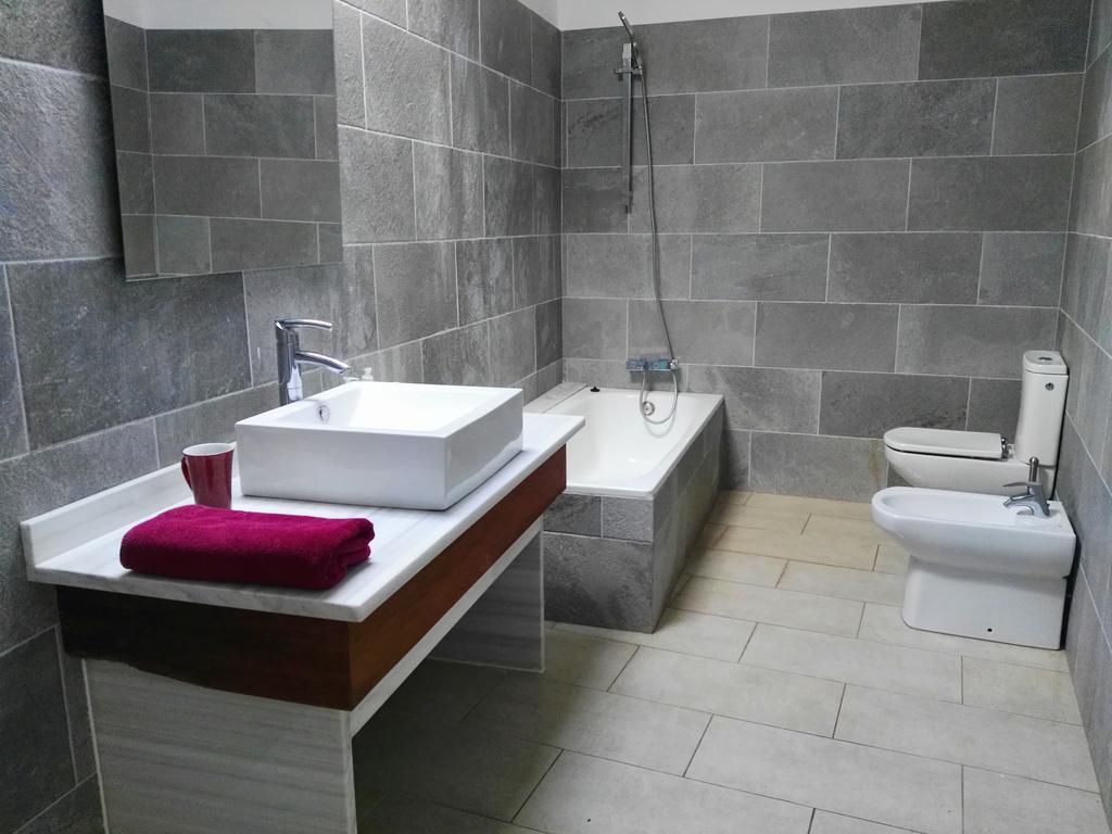Newly Renovated Large With Garden Castellón de Ampurias