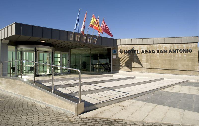Hotel Arva Abad San Antonio Leon