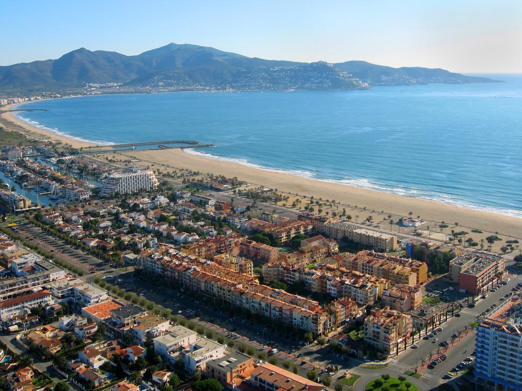 Apart-Rent Apartment Blaucel 0086 * Empuriabrava