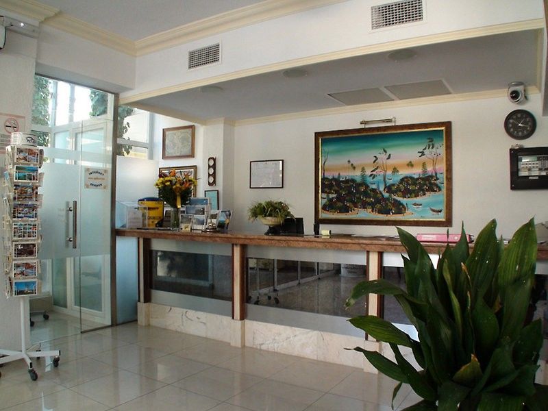 Amoros Hotel 3*