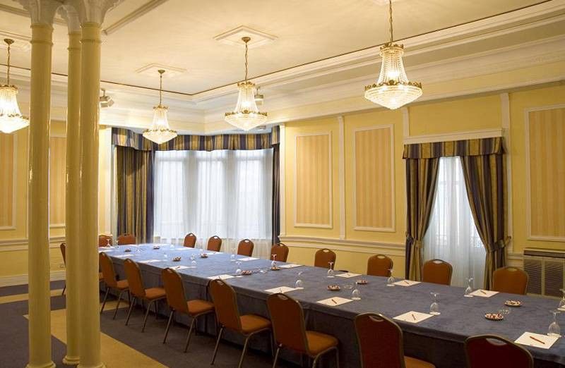 Hotel One Shot Palacio Reina Victoria 04