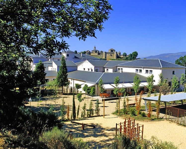 Hotel De 4*