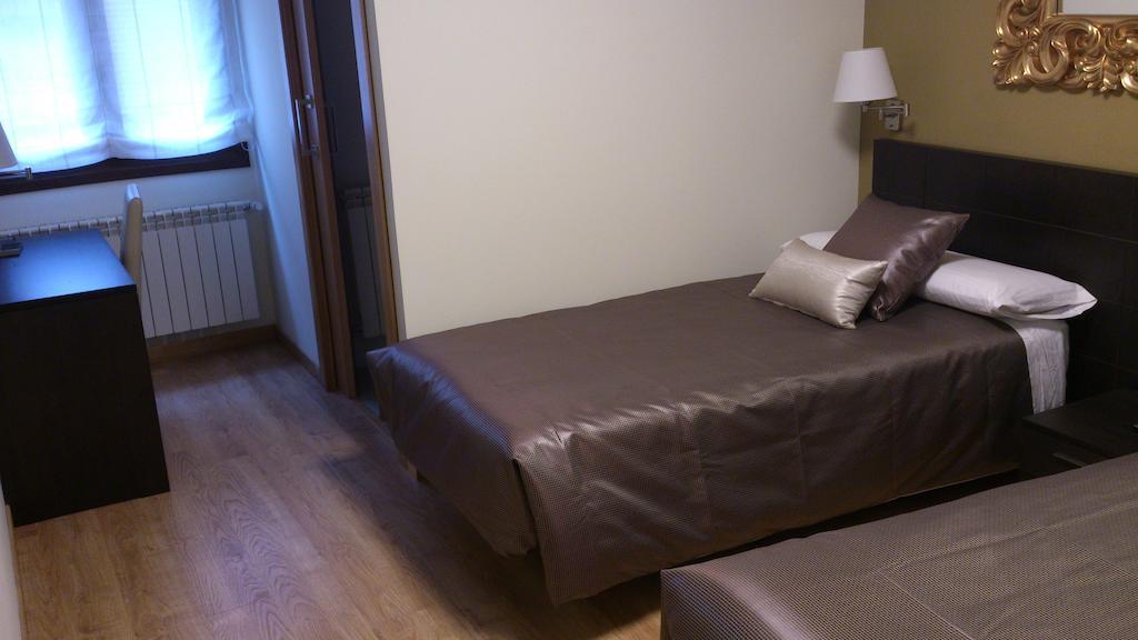 Guest house Restaurante La Muralla Ona