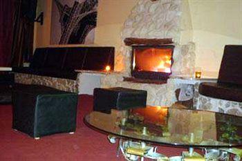 Truchas Hotel