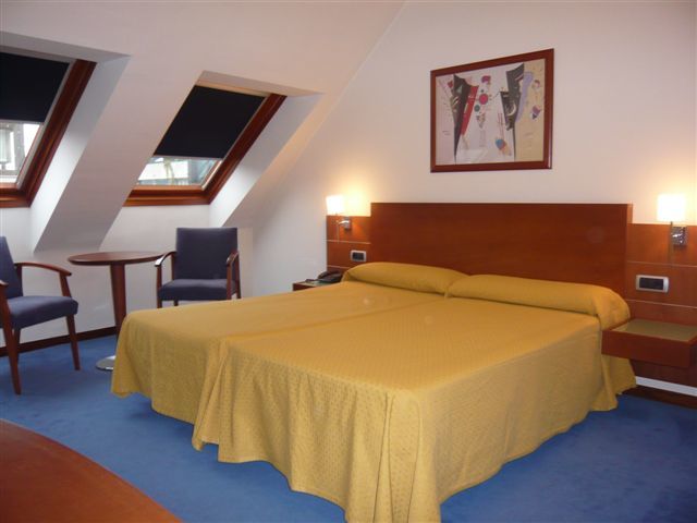 Duerming Longoria Plaza 3*