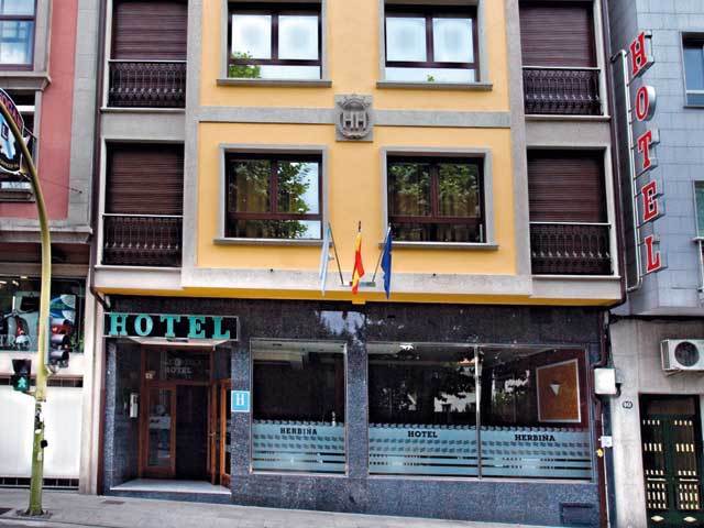 Hotel Herbiña