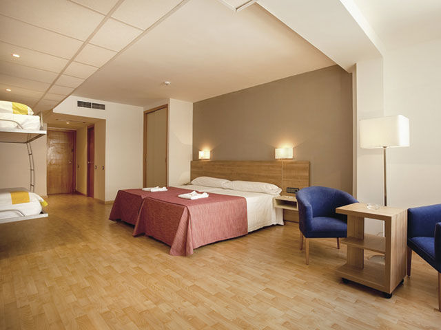 Hotel Port Eugeni 4*