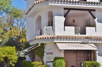 Y Casas Serinamar Marbella 3*