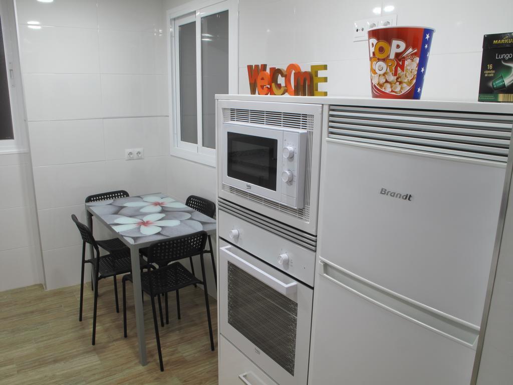 Amadeo Vives 3 Apartment *