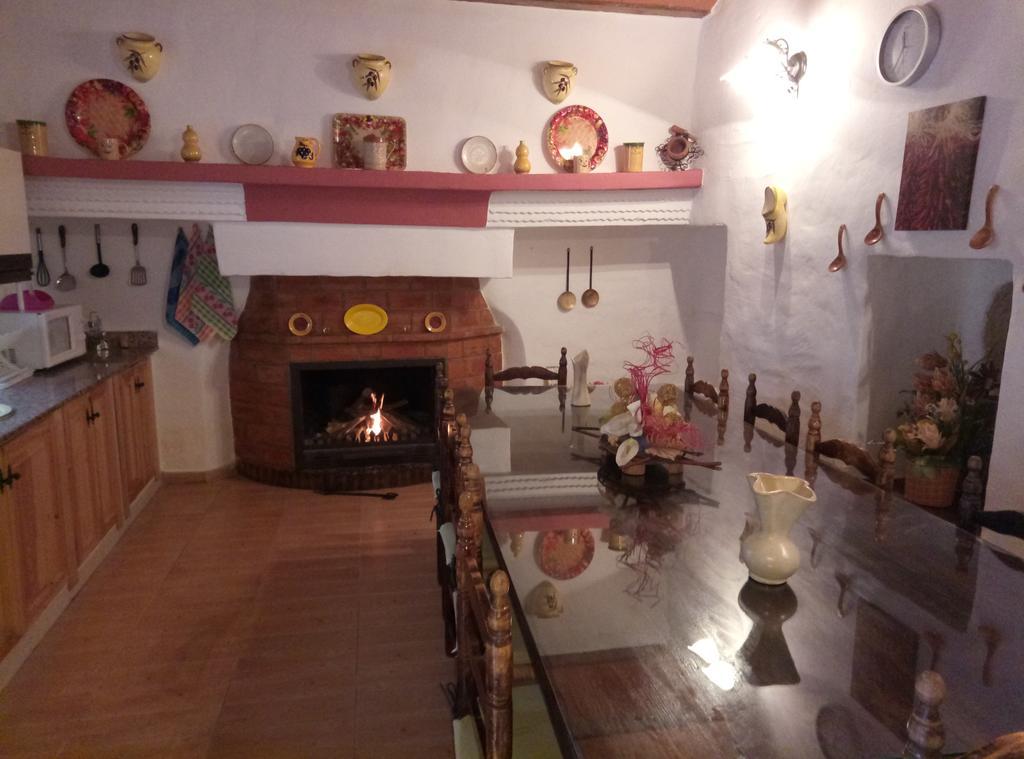 Casa Cueva La Fuente * Fontanar