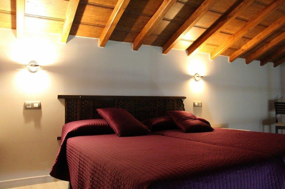 Apartamentos El Capricho Country house