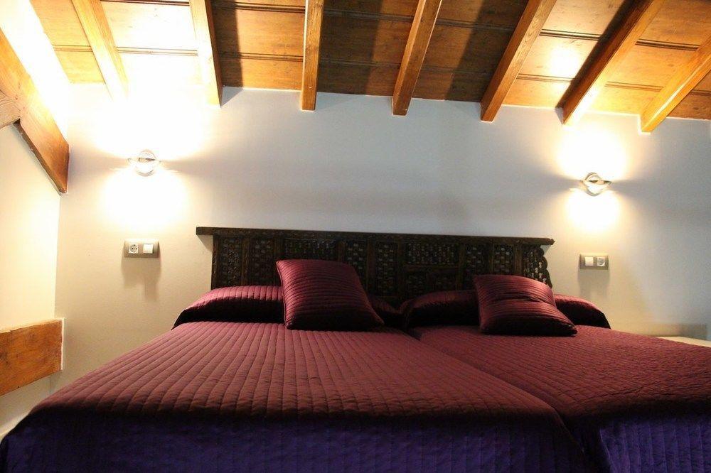Apartamentos El Capricho Country house