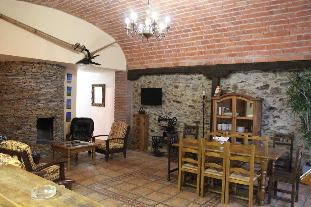 Apartamentos El Capricho Country house