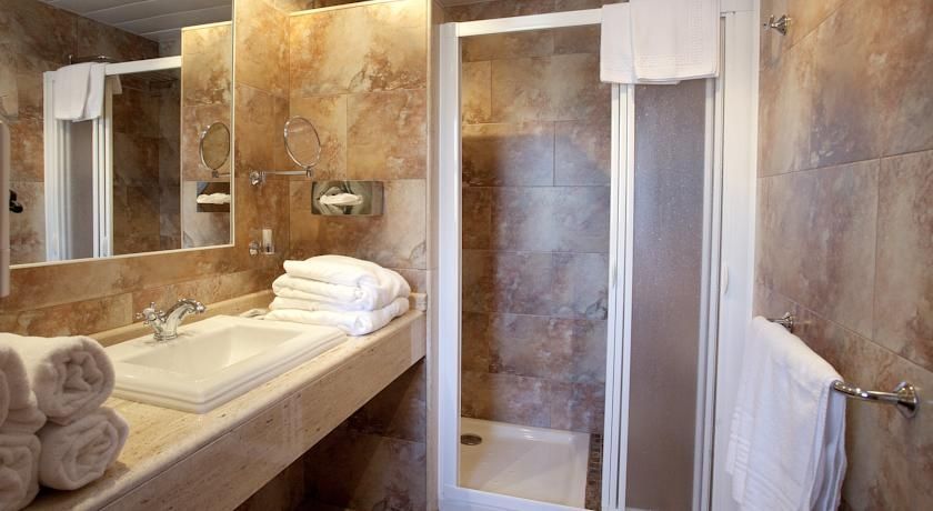 & Entre Pinos-adults Only 3*