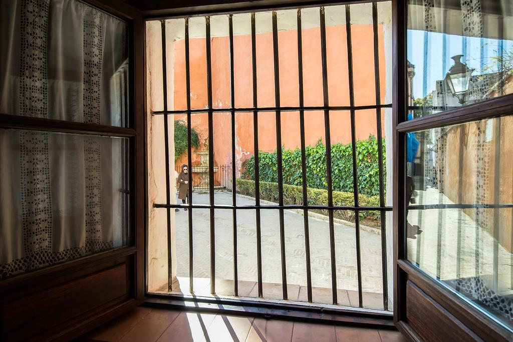 Holi-rent Historic House Next To The Alcazar *