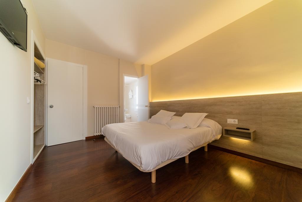 - Habitacions I El Pi de Sant Just