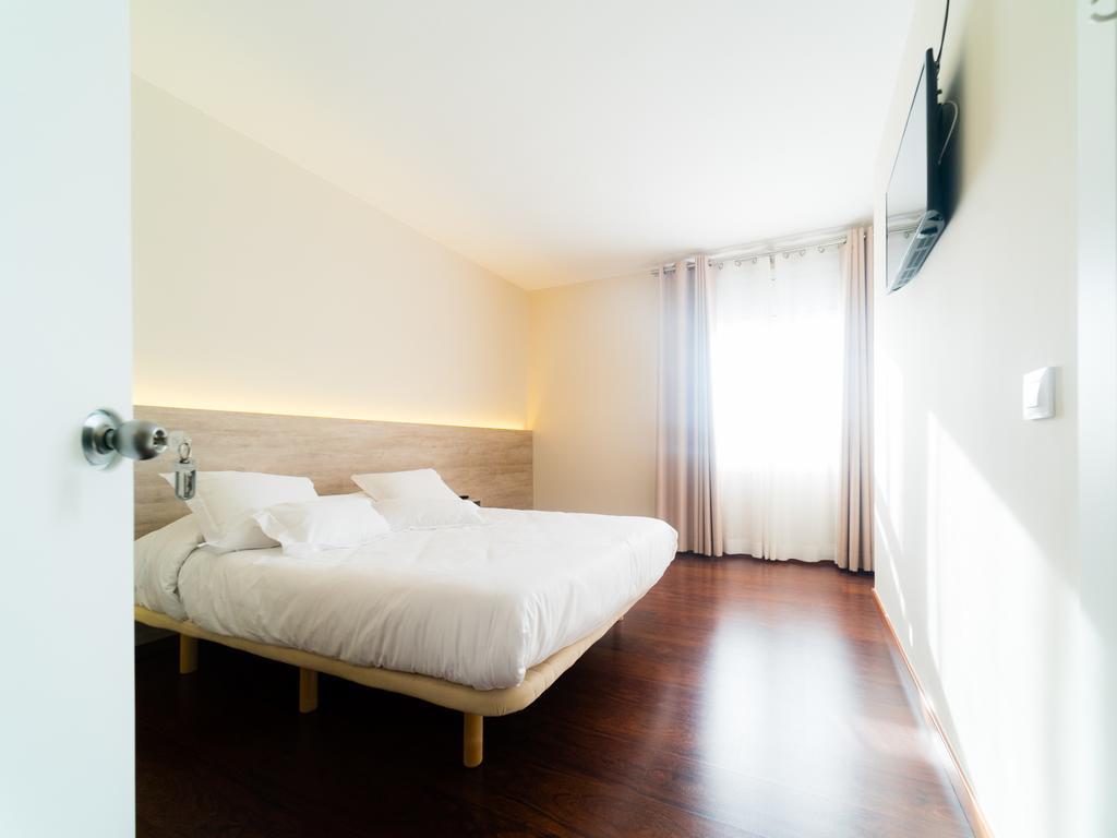 - Habitacions I 2*