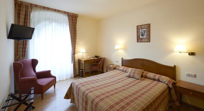 Hotel Abat Cisneros 3*