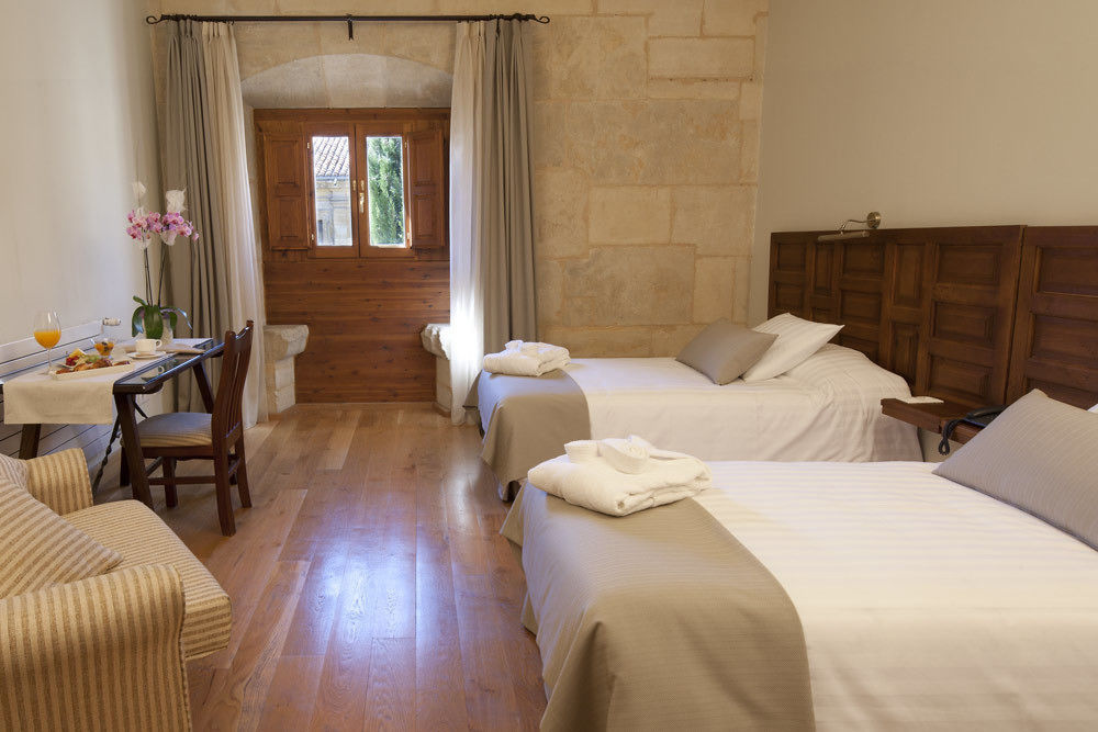 Real Colegiata San Isidoro Hotel