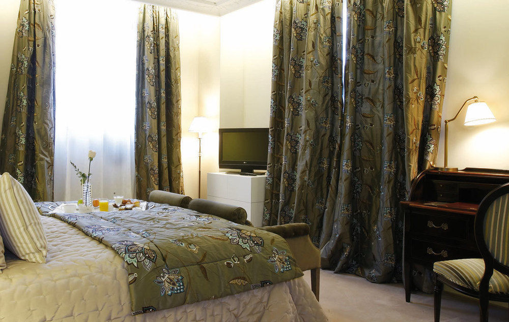 Castillo Del Bosque La Zoreda Hotel 5*