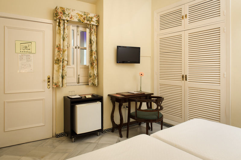 Bypillow Abril Hotel Sevilla