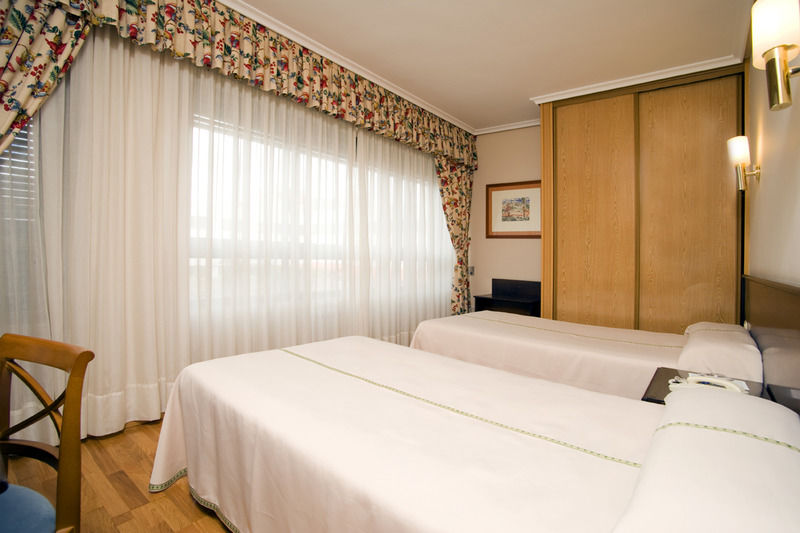 Hotel Castilla Vieja 4*
