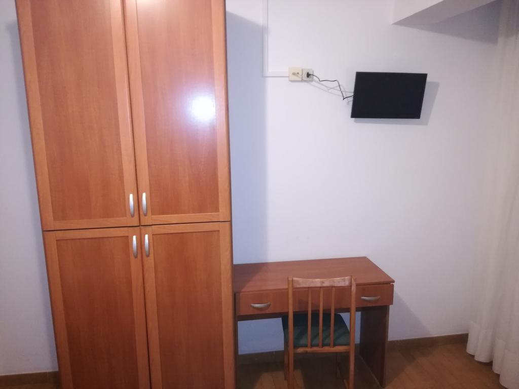 Pensión Trillizos Boiro