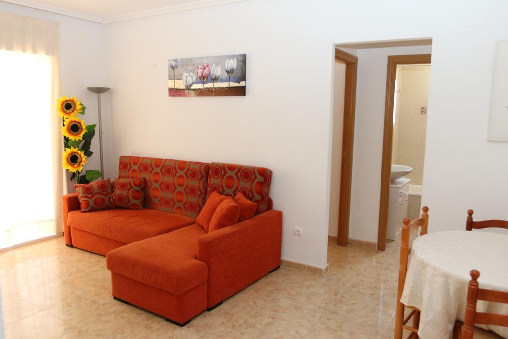On 2 B Calle Helena * Torrevieja