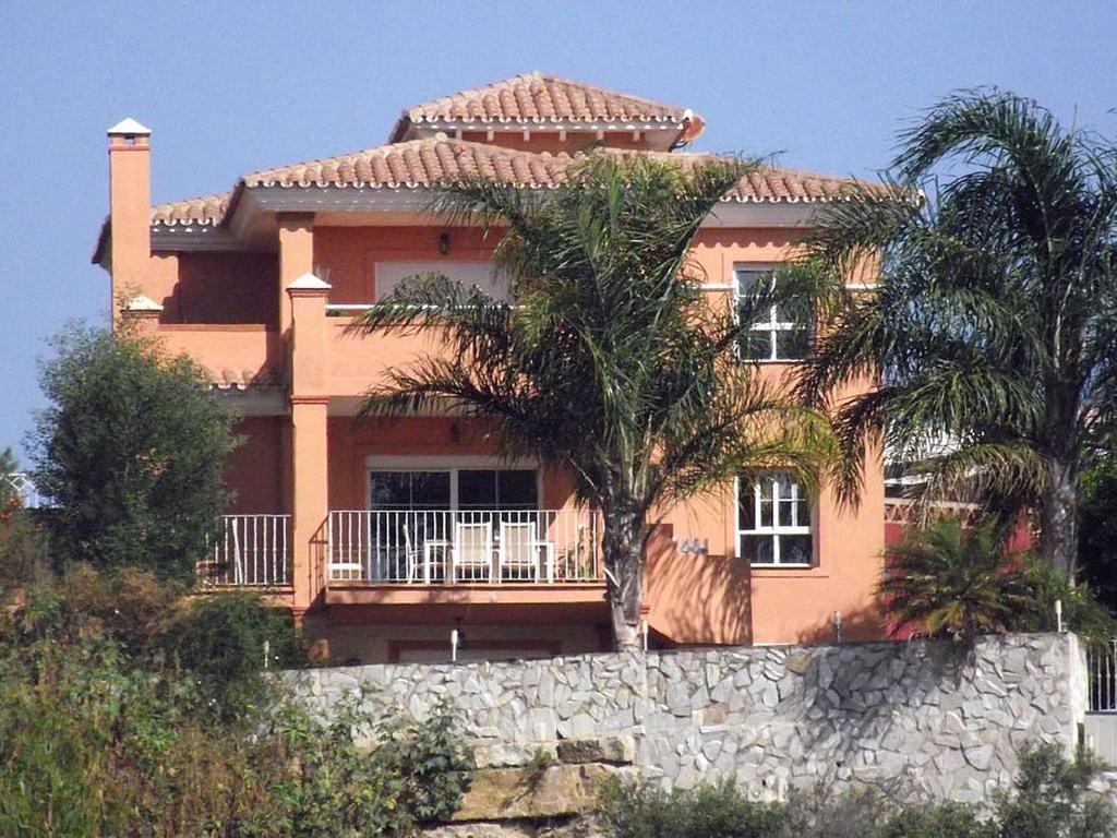 Pilar Villa El Faro