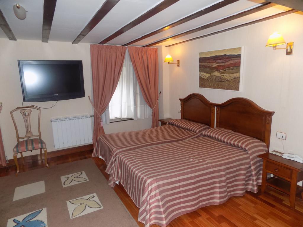 Itsasmin Ostatua 2* Elanchove