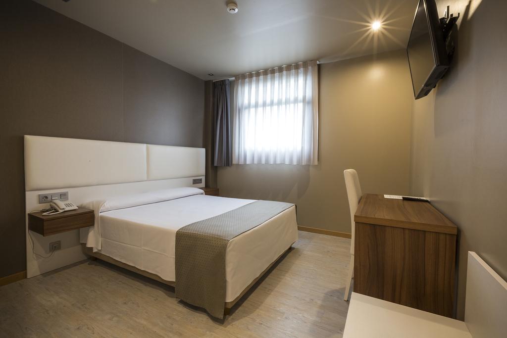 Hotel La De Roces *
