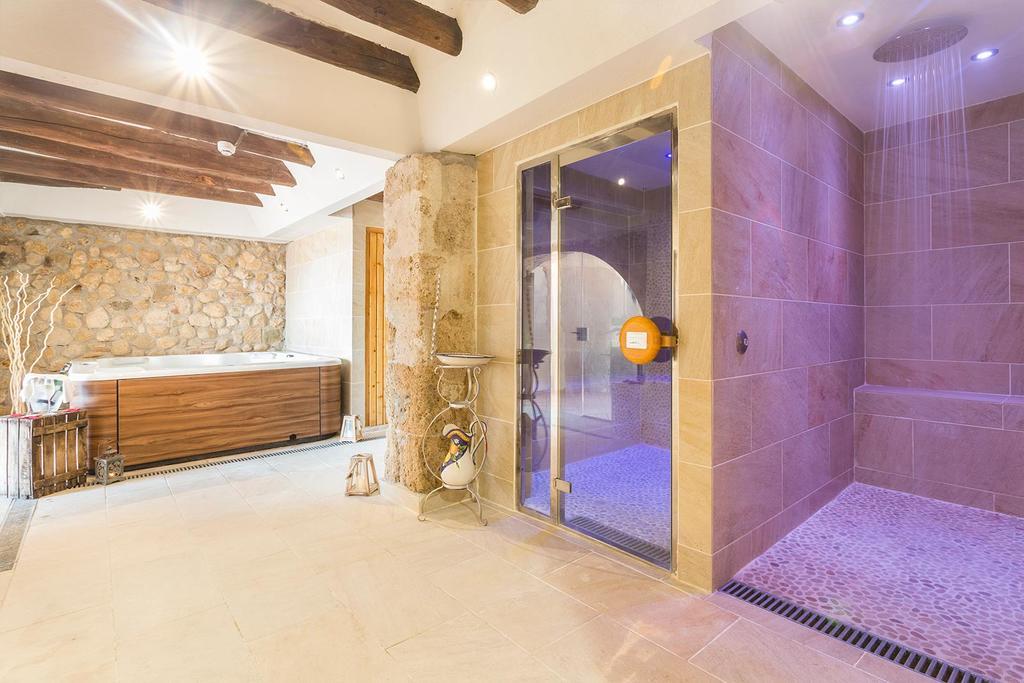 Country house Masia Canyes &