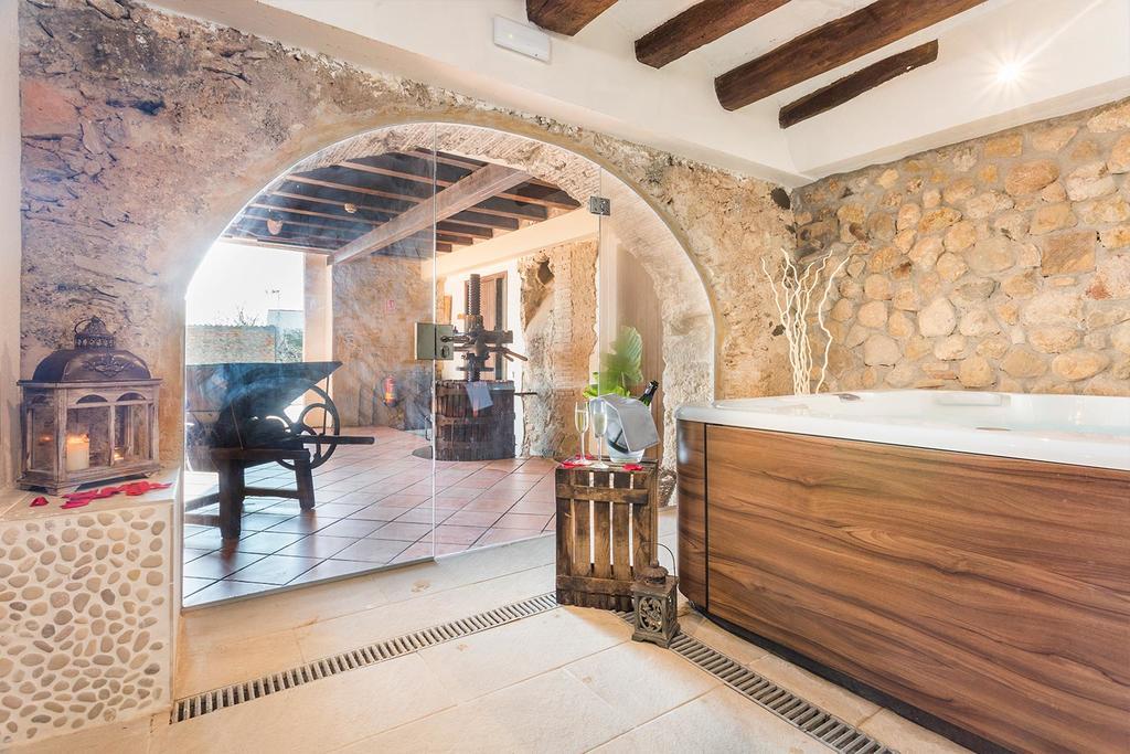Country house Masia Canyes & *