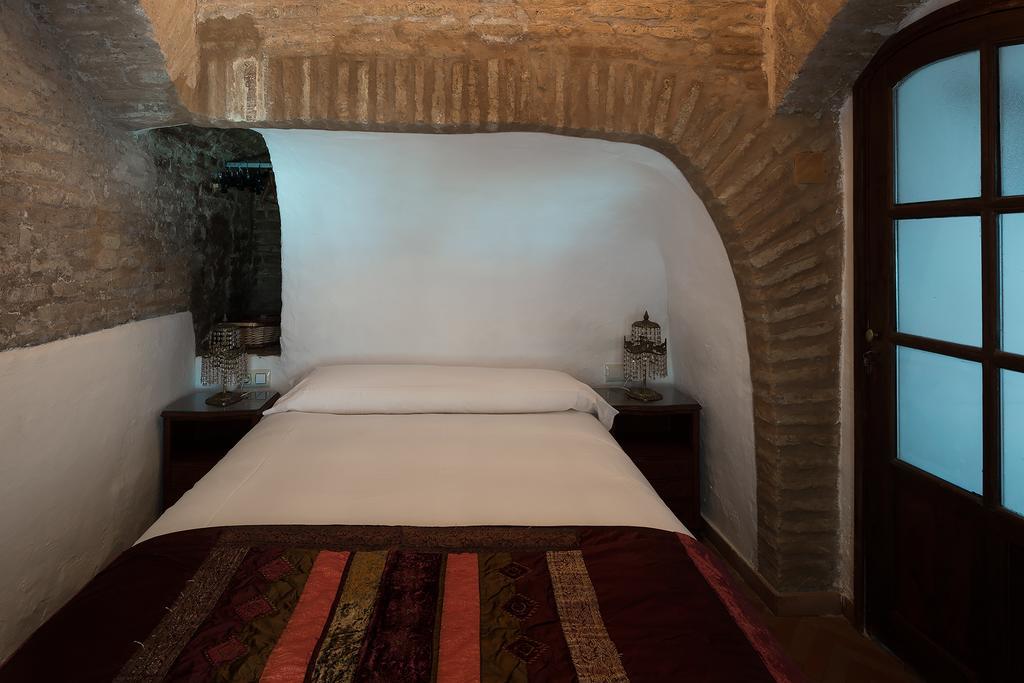 Holi-rent Historic House Next To The Alcazar * Seville