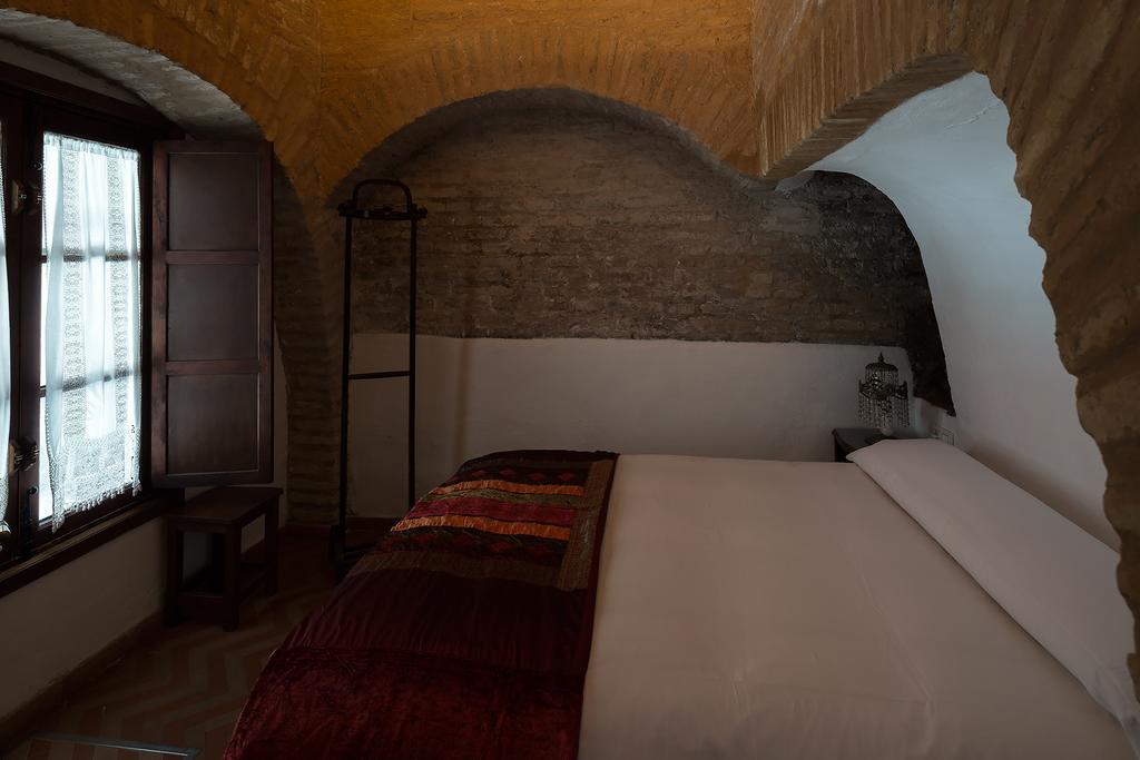 Holi-rent Historic House Next To The Alcazar Apartment Seville