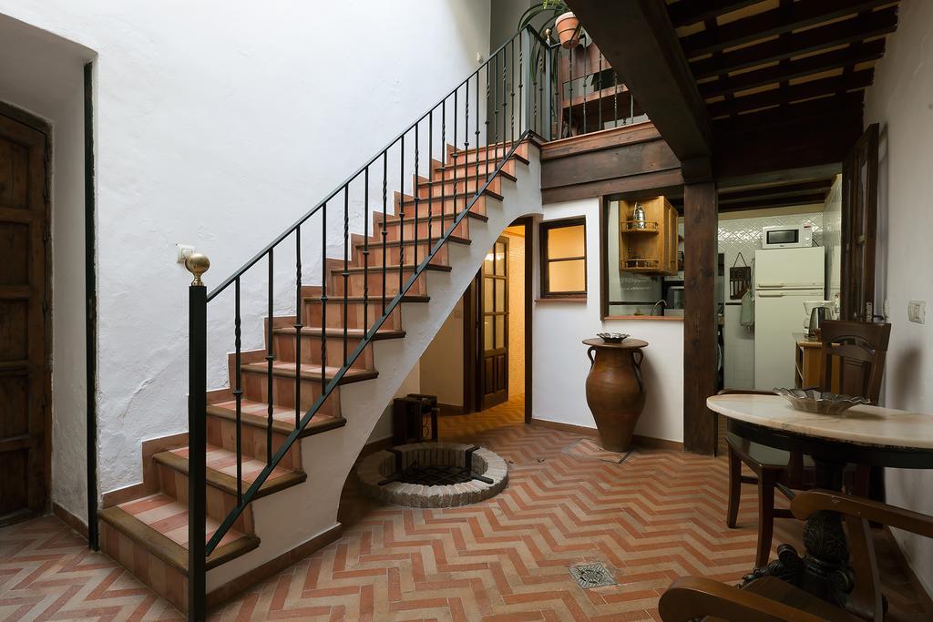 Apartment Holi-rent Historic House Next To The Alcazar *