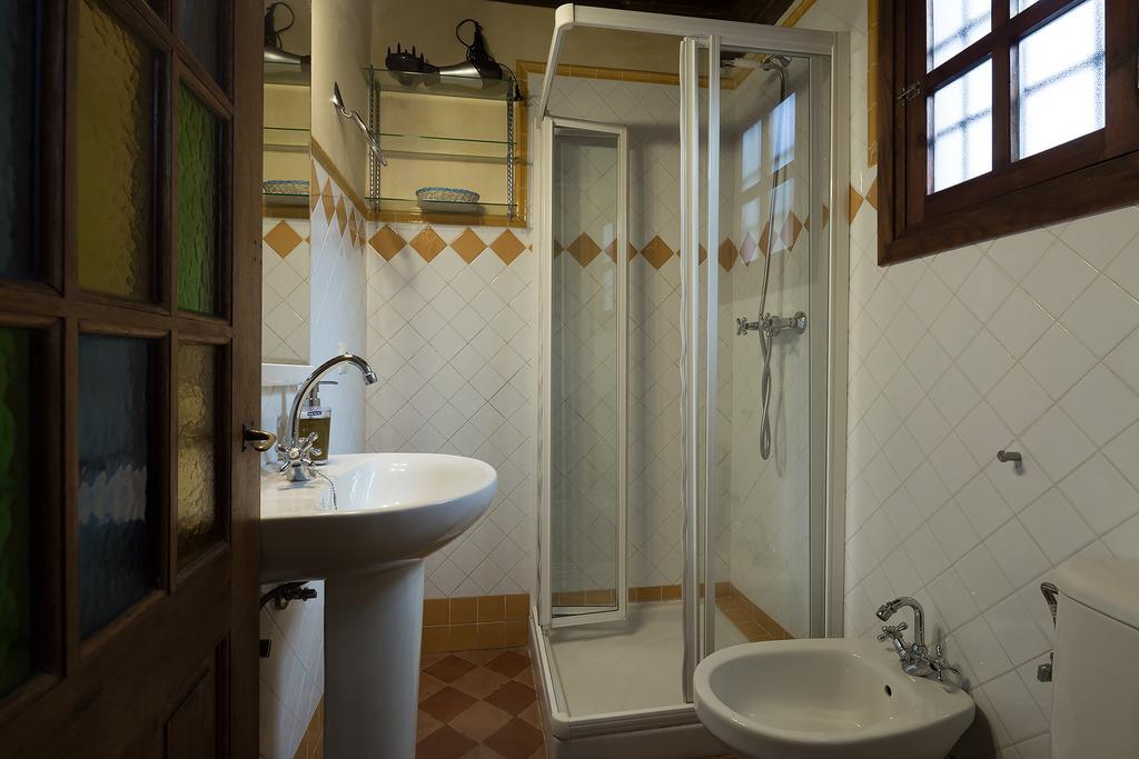 Holi-rent Historic House Next To The Alcazar