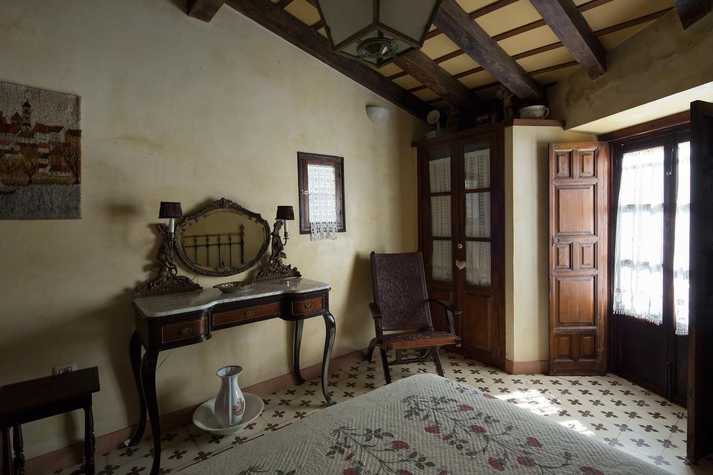 Holi-rent Historic House Next To The Alcazar * Seville