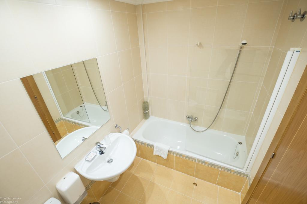 El Roble Hotel