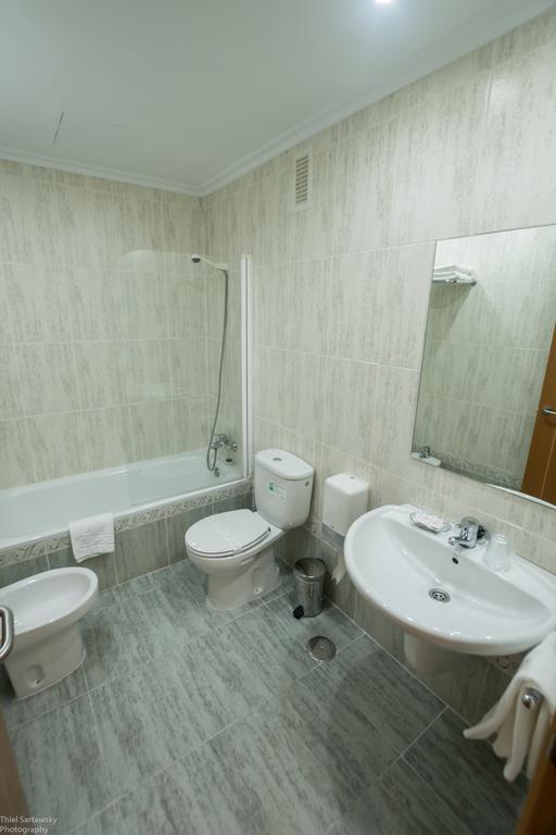 El Roble Hotel