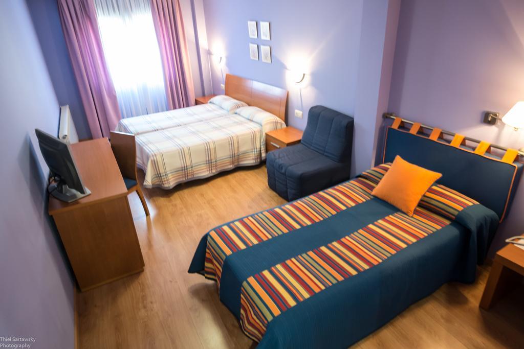 Hotel El Roble 2*
