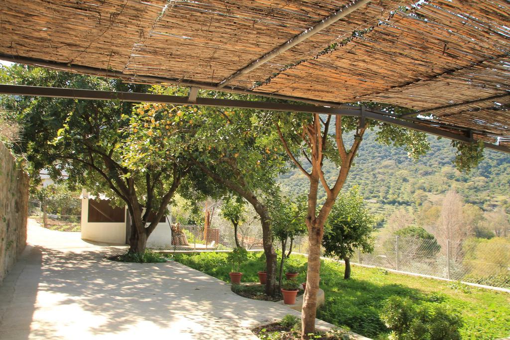 La Fuente De El Nacimiento Casa rural Benamahoma