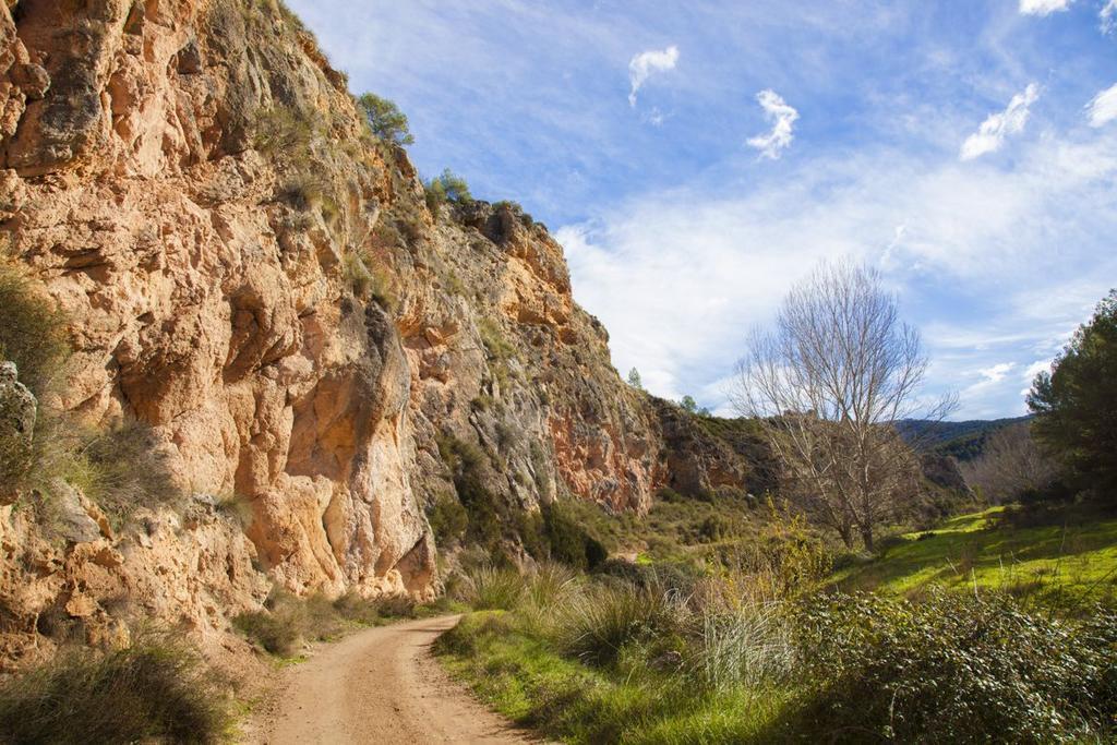 Turístico La Tinaja * Requena