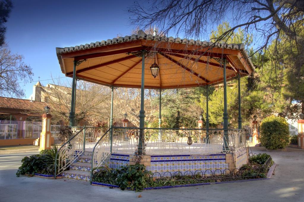 Pensión Turístico La Tinaja Requena